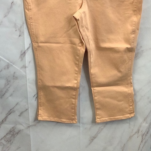 NWT- Nydj - Womens - Zippered Tummy-control Skinny Capri Pants - Picture 2 of 8